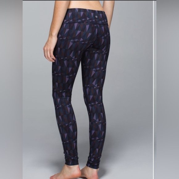 Lululemon Wunder Under Pant *Full-On Luon
Stained Glass Love Nightfall Black -10 - Picture 8 of 8